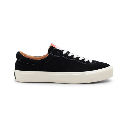 VM001 Shoe Suede Lo Cloudy Cush, Black / White